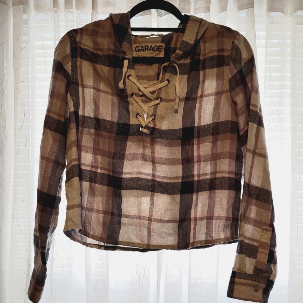 Womens hooded long sleeve shirt